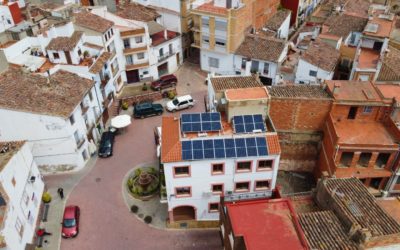 Germanía entrega 13 instalaciones fotovoltaicas municipales en edificios públicos de Valencia